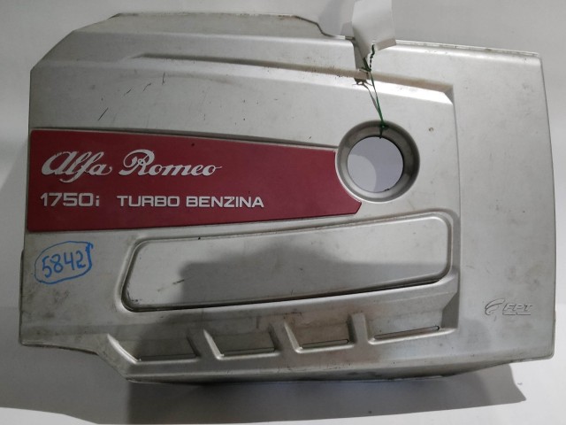 85851 Alfa Romeo 159 2005-20111750 Tbi Motorburkolat, a képen látható sérüléssel 55221599