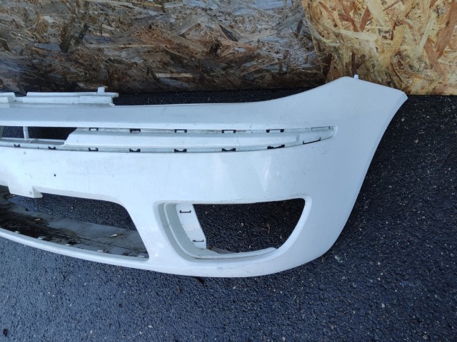 172965 Fiat Punto III. 2003-2010 fehér színű első lökhárító, a képen látható sérüléssel