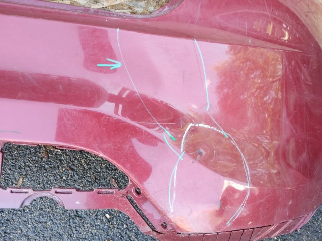 172993 Fiat Bravo 2007-2014 bordó színű, hátsó lökhárító, a képen látható sérüléssel