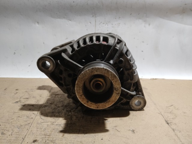 Alfa Romeo 147 1,6-2,0 16v generátor 105A 0124415015 , 46769369