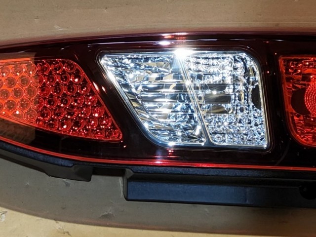 Citroen Berlingo, Peugeot Partner 2012-2018 utángyártott új, jobb hátsó lámpa felnyíló csomagtérajtós kivitelhez 9677205080