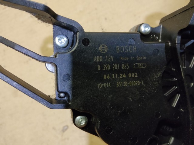 Toyota Yaris II. 2006-2011 hátsó ablaktörlő motor 85130-0D020-F