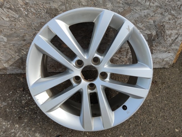 186469 Fiat Croma 2005-2010 17-os alufelni (1db) a képen látható állapotban, görgőzni kell!!