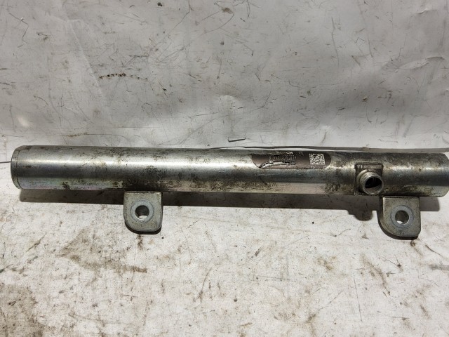 Alfa Romeo 159 2,4 20v Diesel rail cső 55203475, 0445715019