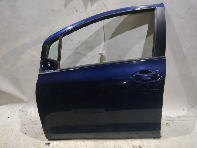 183765 Toyota Yaris II. 5 ajtós 2006-2011 bal első kék színű ajtó