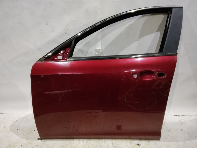 166764 Alfa Romeo Giulietta 2010-2020 bordó színű bal első ajtó, a képen látható sérüléssel