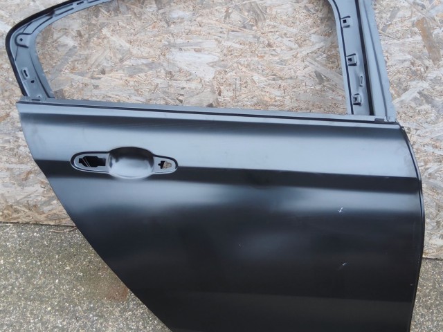 Fiat Tipo 2015- szedán utángyártott új jobb hátsó ajtó 52161630