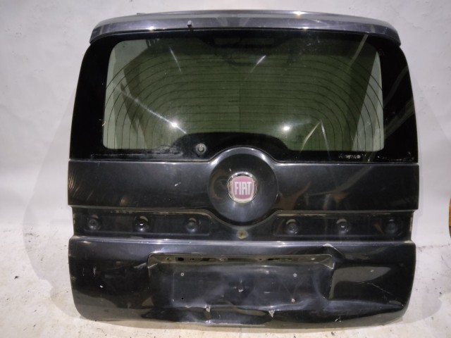 166813 Fiat Qubo 2007- Csomagtérajtó a képen látható sérüléssel